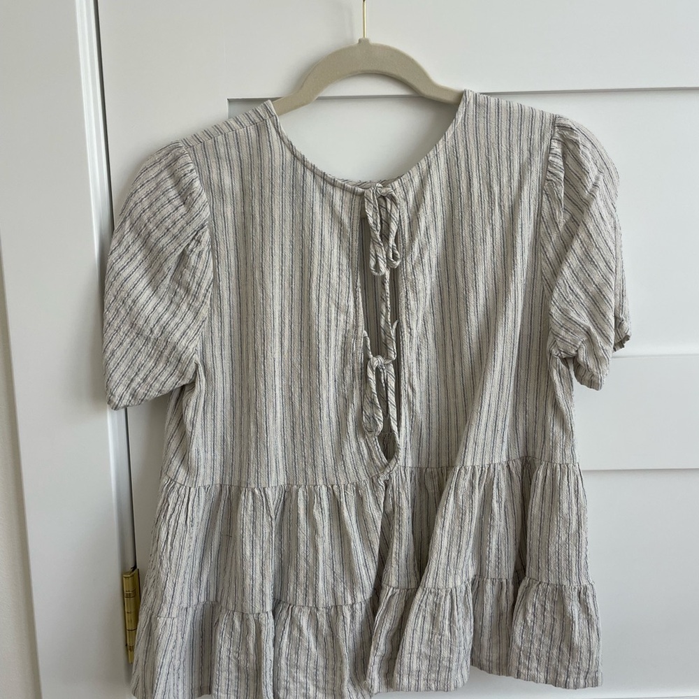 linen ruffle tie back tee